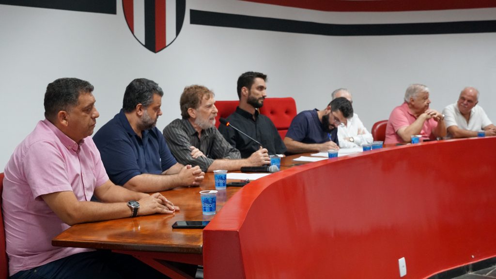 Eduardo-Esteves-e-Hermenegildo-De-Martin-sao-empossados-em-reuniao-presidida-por-Daniel-Pitta-Marques-1024x576