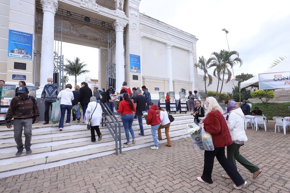 Finados 100 mil pessoas devem visitar cemitérios de Campinas