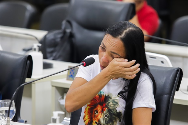 Mãe de Jamilly, menina morta após picada de escorpião fala à CPI