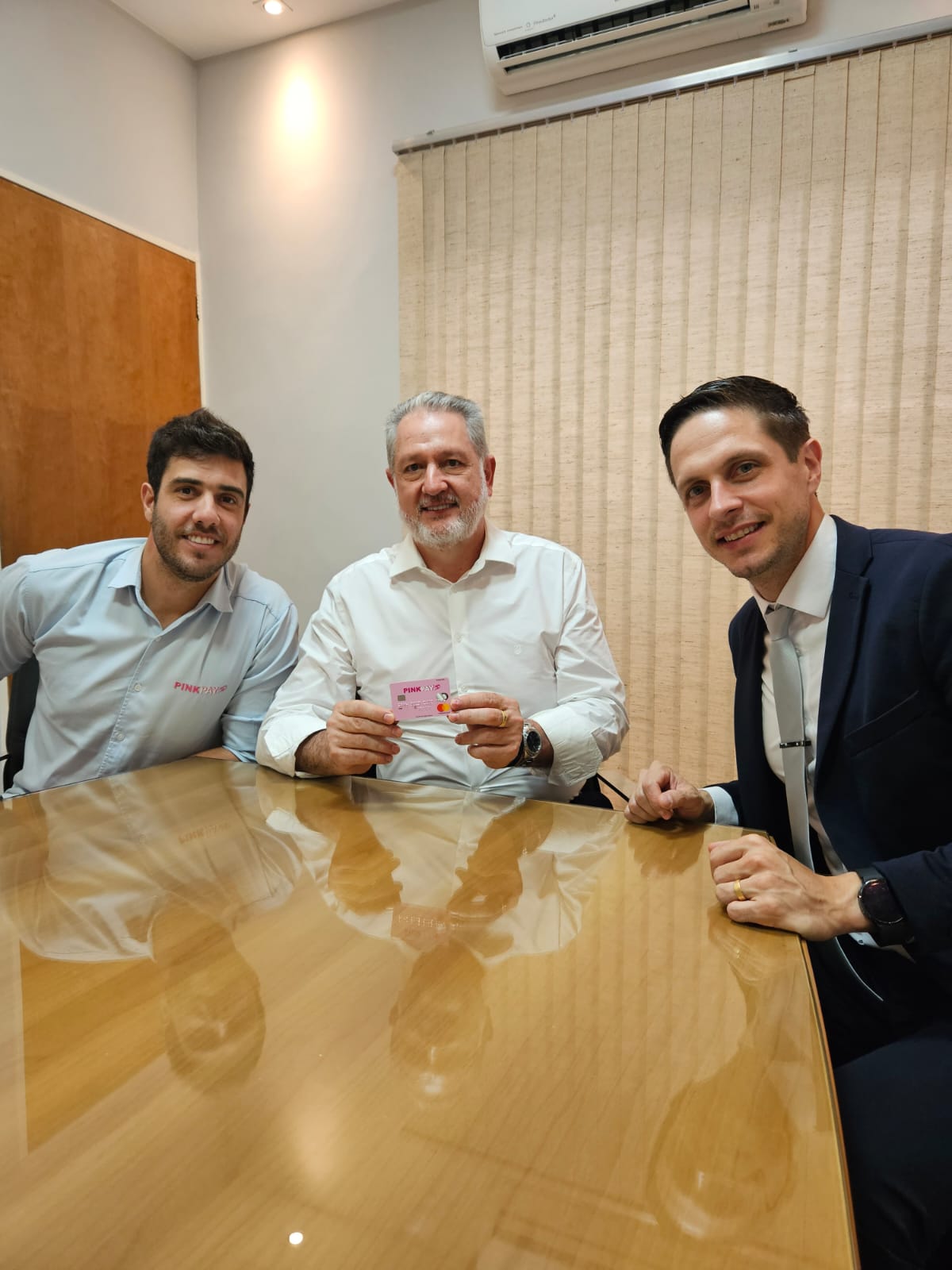 Parceria do Comercial Comercial fecha parceria com PinkPay