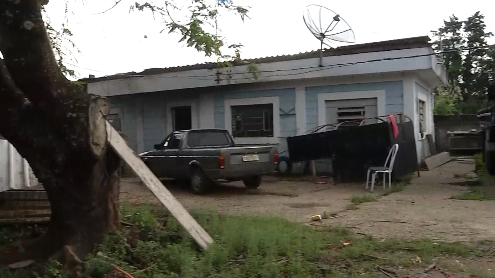 Um homem de 59 anos morreu após ser baleado dentro da própria casa em Bragança Paulista. O crime aconteceu no último domingo, 29. Até agora, não existe nenhum suspeito.