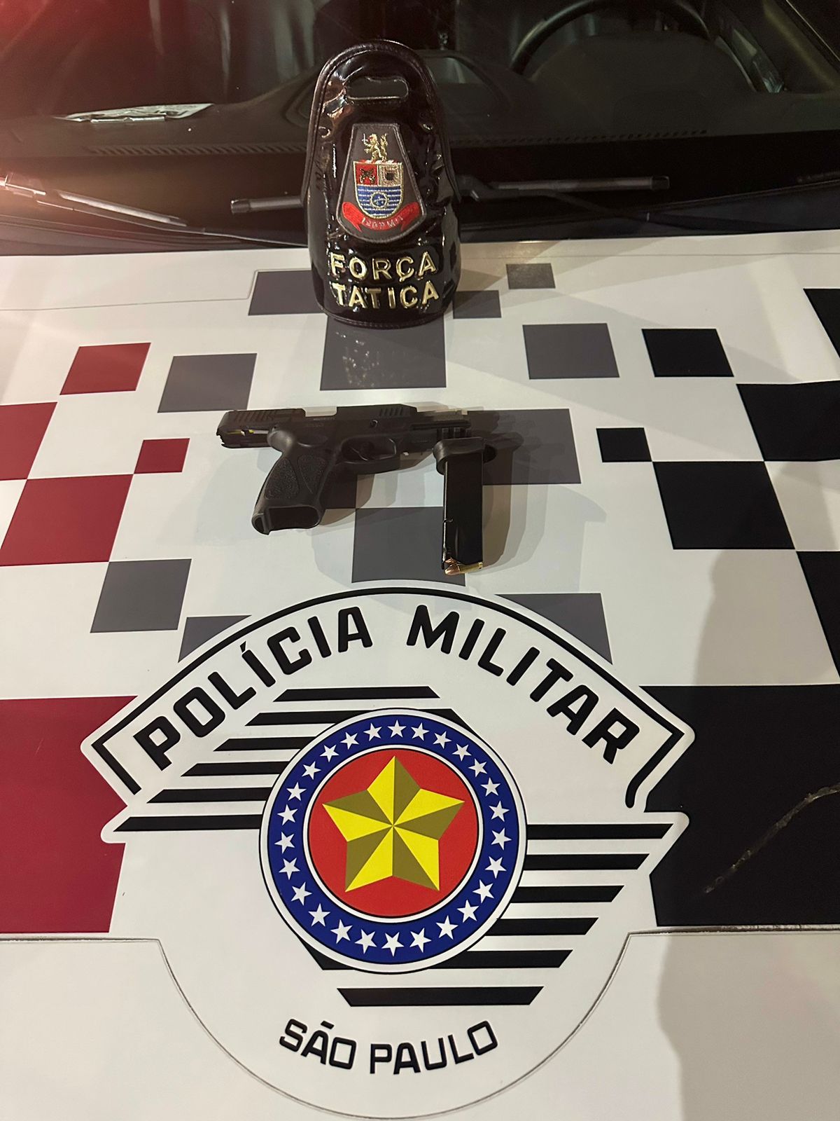 Homem é preso após efetuar vários tiros em bar em Jacareí