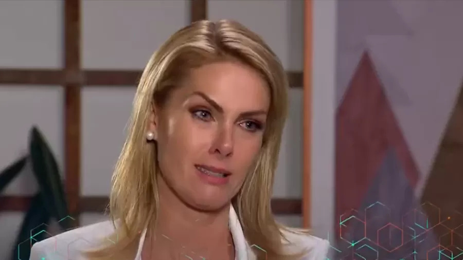 ana-hickmann