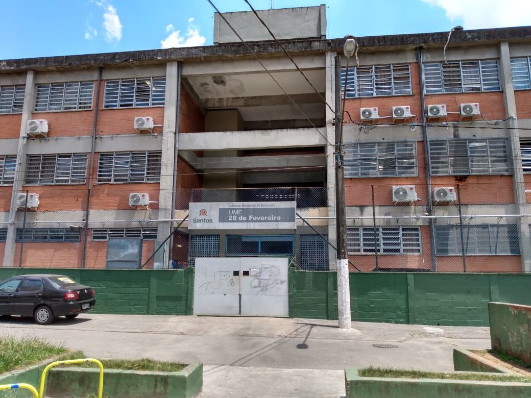 ume-28-fev-frente-da-escola-2