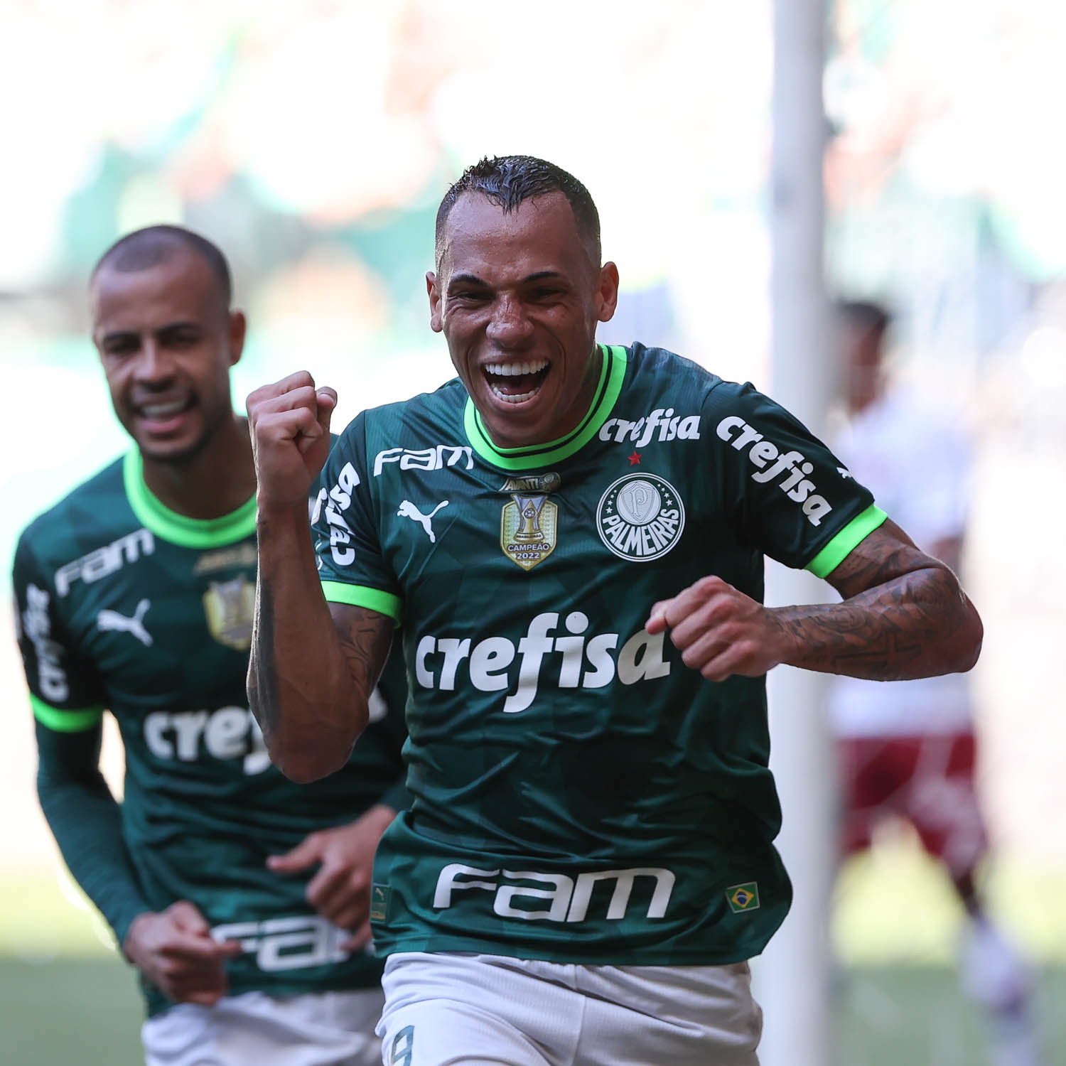 Vasco bate Cruzeiro no Maracanã lotado e se mantém no G-4 da Série B