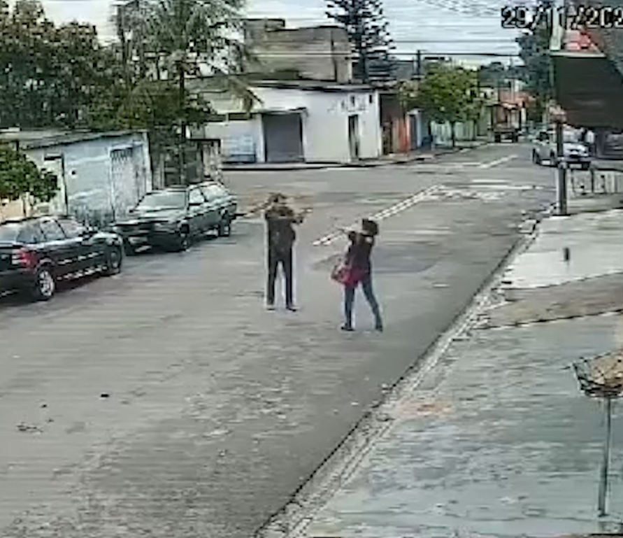 Homem que atirou na ex-mulher após cobrança de pensão se entrega à polícia