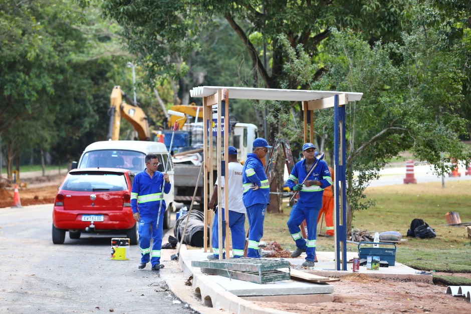Duas avenidas têm interdições nesta terça-feira em São José Duas avenidas têm interdições nesta terça-feira em São José