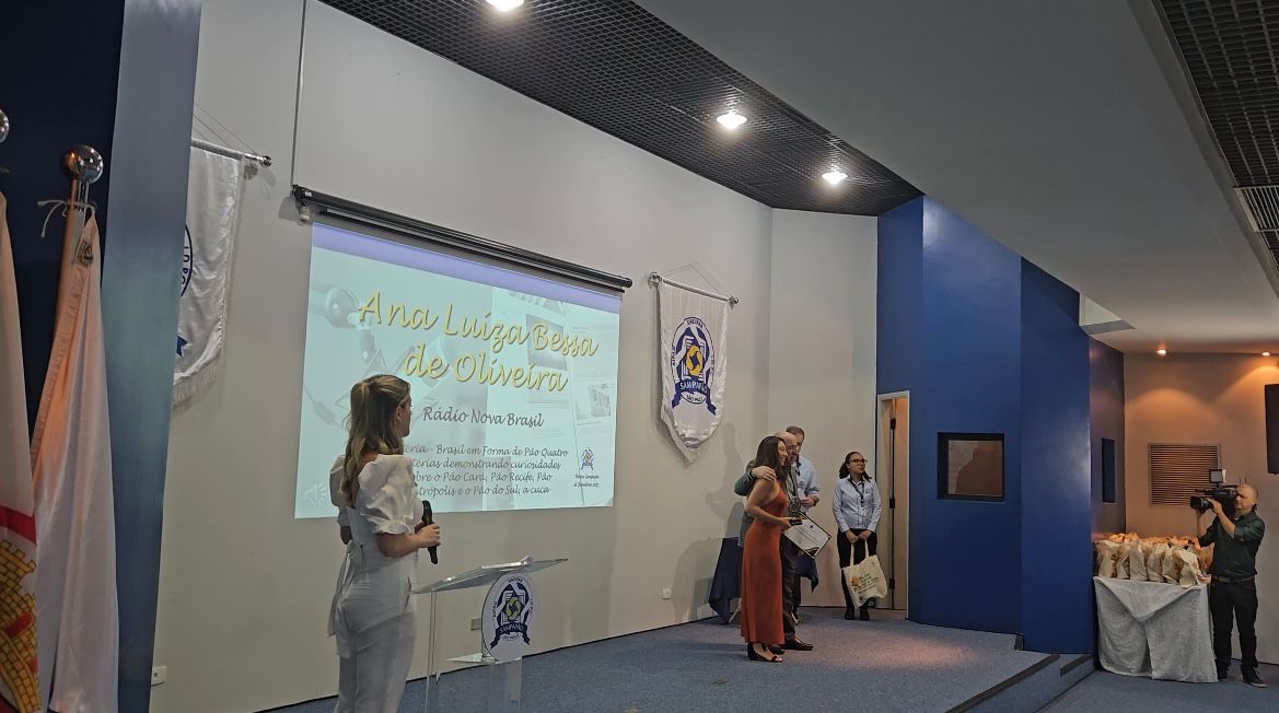 Repórter recebe prêmio de Jornalismo Sampapão 2023