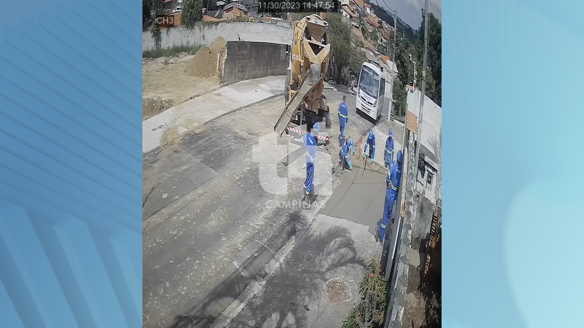 Susto! Caminhão betoneira perde o freio desce rua em Campinas