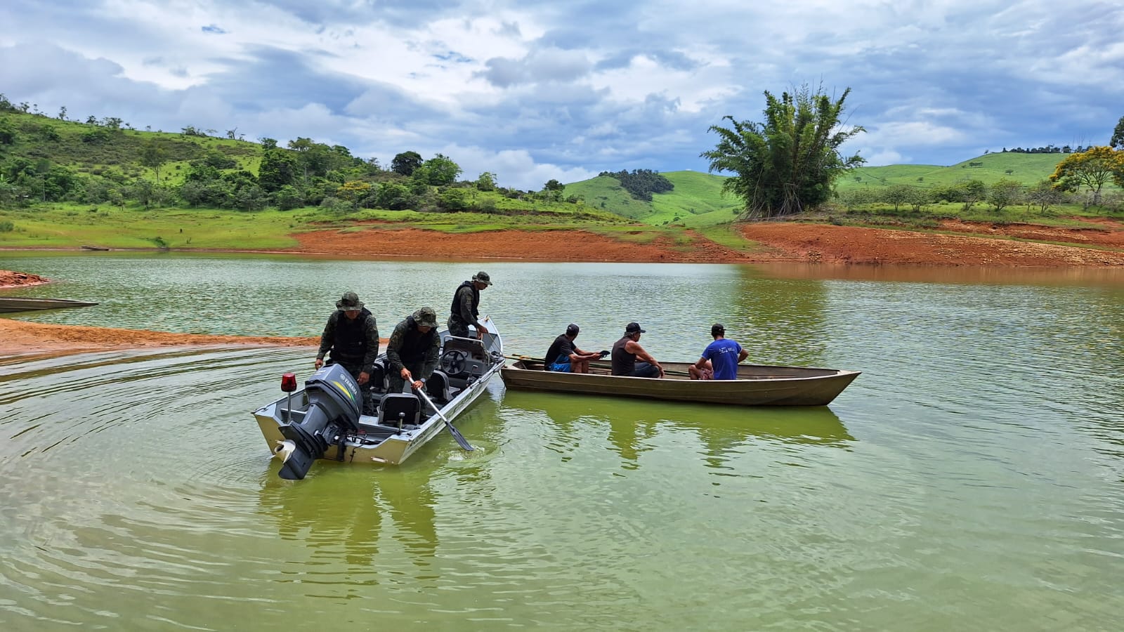 trio preso por pesca ilegal em São José do Barreiro
