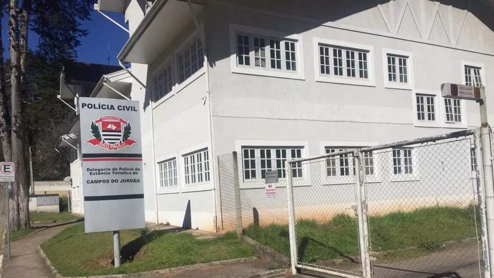 Quatro menores foram apreendidos e um homem preso por renderem e roubarem uma família no bairro Vila Inglesa, em Campos do Jordão