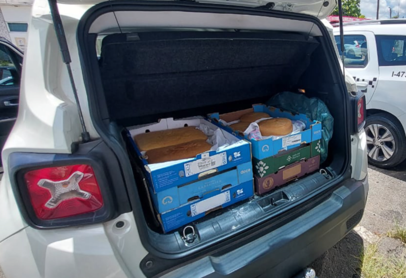 Homem é preso ao jogar fora dinheiro roubado de loja de doces em Campinas Homem é preso ao jogar fora dinheiro roubado de loja de doces em Campinas