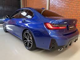 Jovens que morreram dentro de BMW são sepultados em Minas Gerais