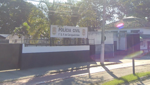 Mulher é encontrada morta na calçada em Caraguatatuba