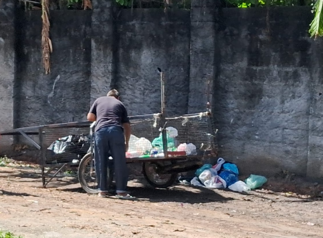 PREFEITURA INTENSIFICA AÇÃO CONTRA DESCARTE IRREGULAR DE LIXO NA CIDADE