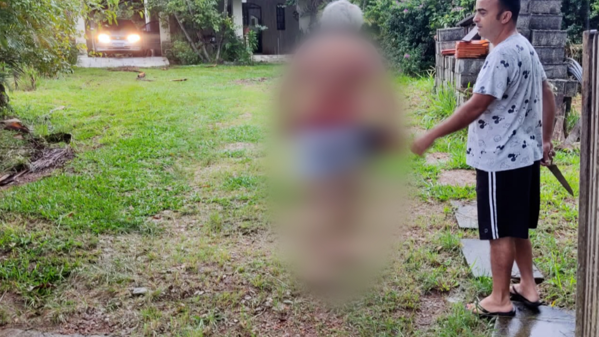 Idoso reage a roubo e é agredido por criminoso