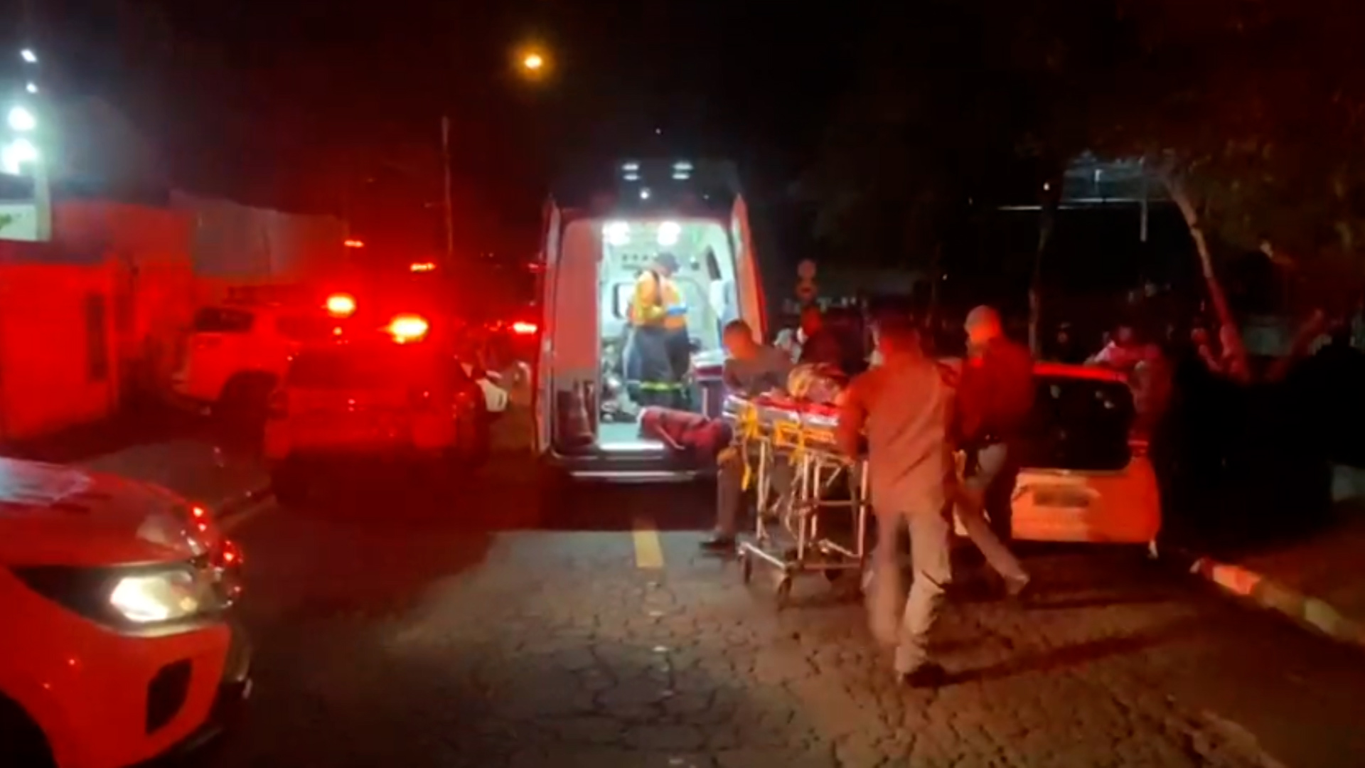 Jovem é baleado no rosto ao tentar evitar roubo