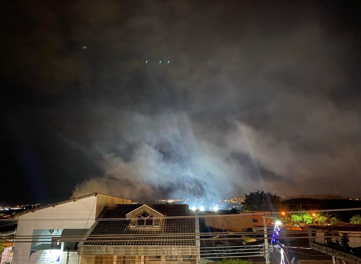 fogo vegetação pinda