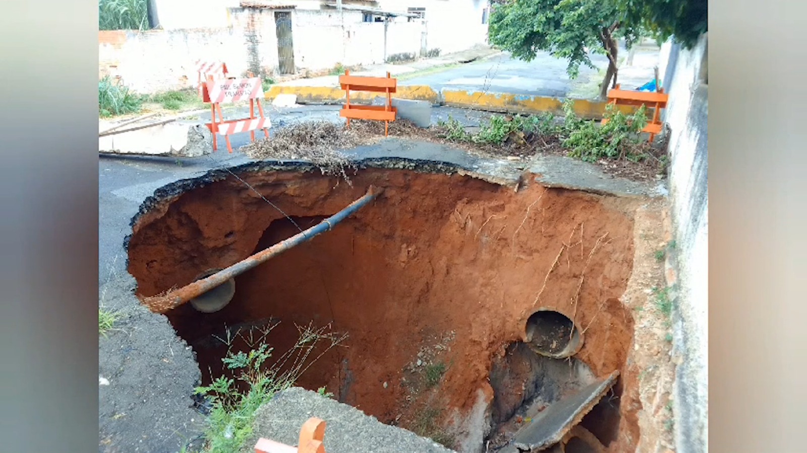 Cratera em rua de Limeira: mais de 60 dias sem solução - THMais - Você por  dentro de tudo