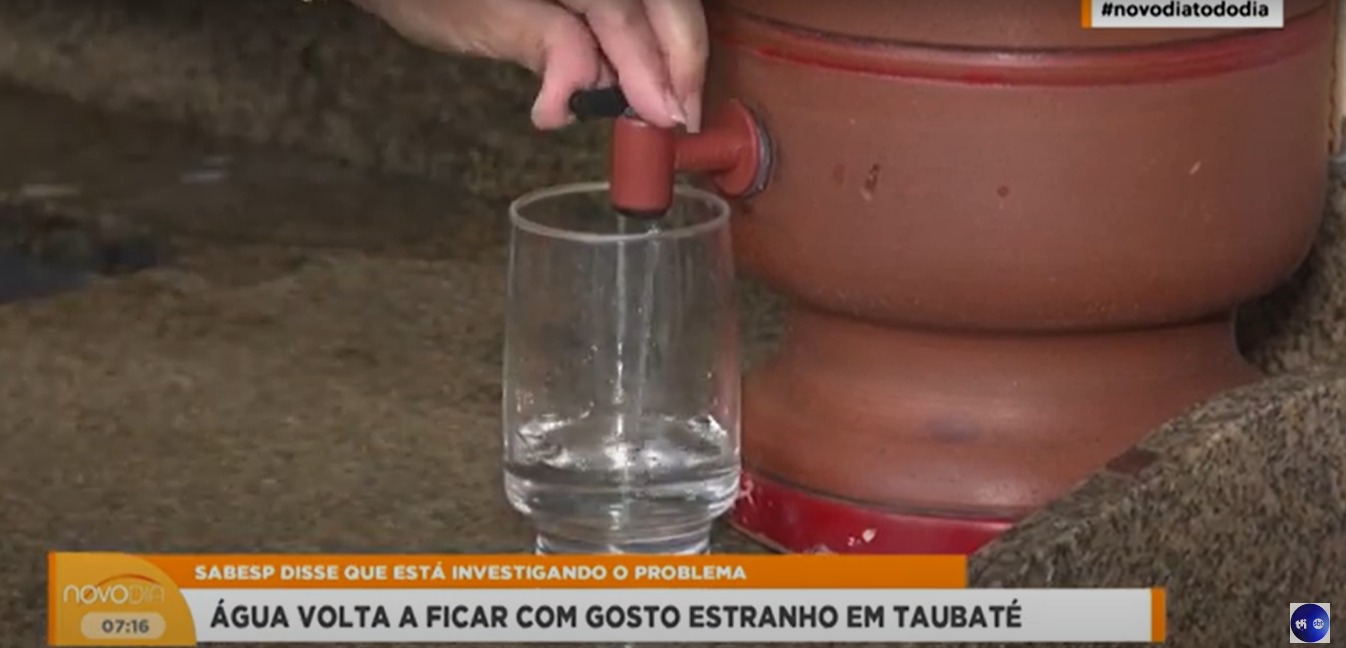 Moradores reclamam da água em Taubaté Moradores reclamam da água em Taubaté