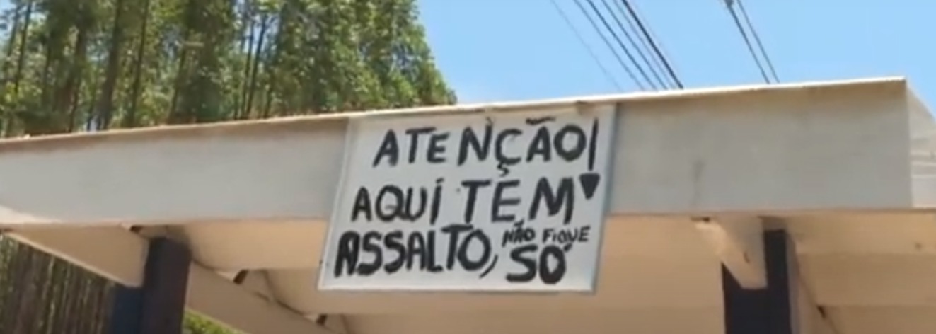 Assalto em ponto de ônibus deixa moradores preocupados em São José