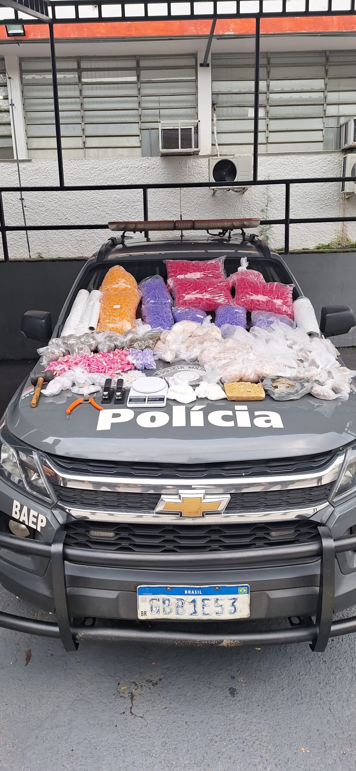 Indivíduo é preso por tráfico de drogas, em São José dos Campos, nesse domingo