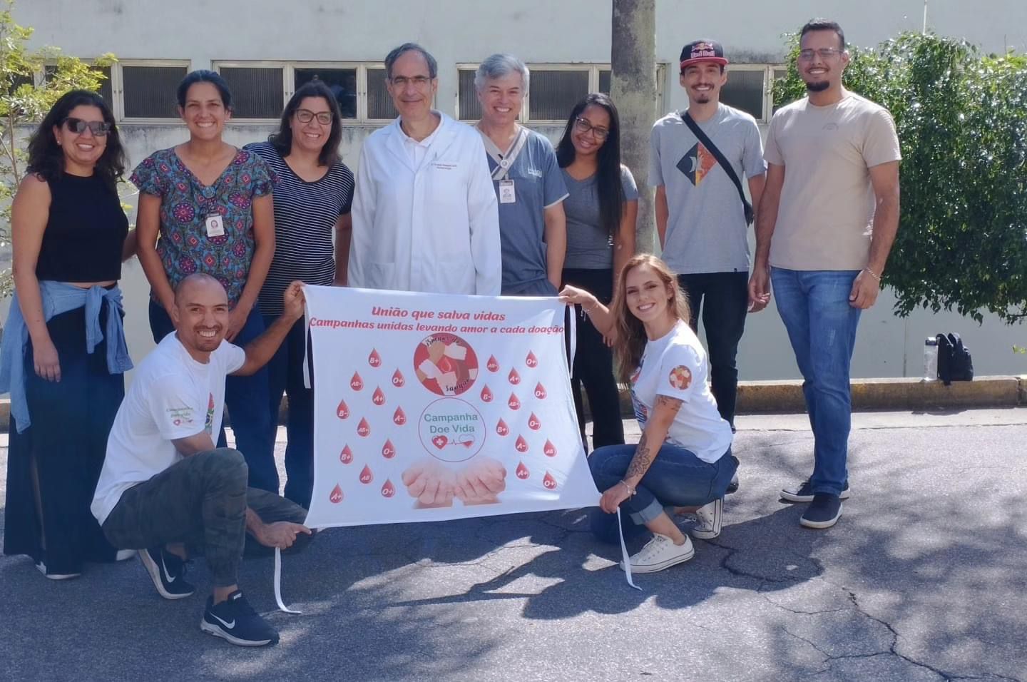 Amigos realizam campanha para doação de sangue e de medula
