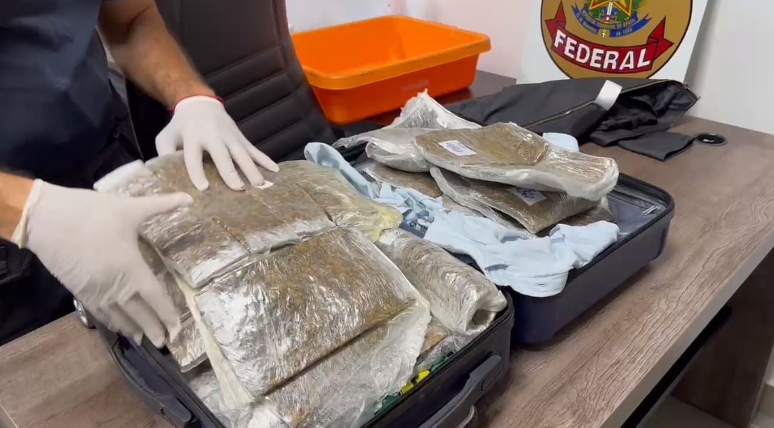 Homem é preso com 9 kg de drogas em cinta no aeroporto Viracopos Homem é preso com 9 kg de drogas em cinta no aeroporto Viracopos