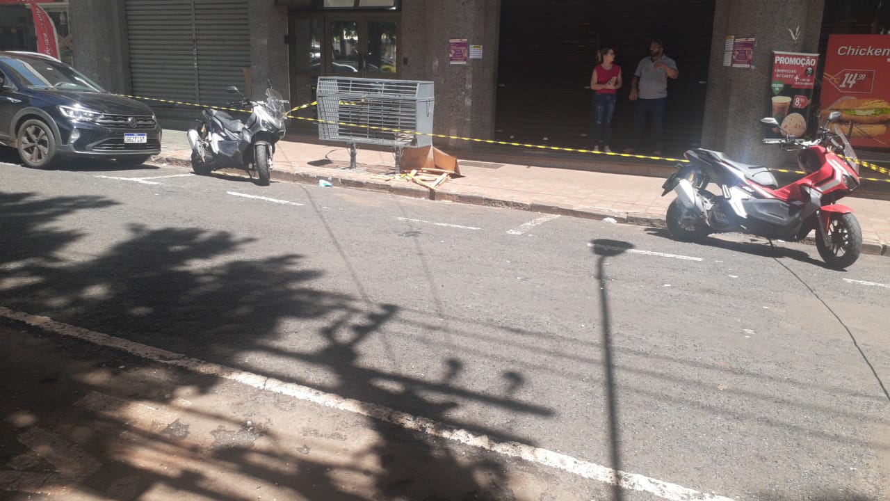 Assaltantes trocam tiros e matam um segurança no centro de Ribeirão Preto, na manhã desta segunda-feira
