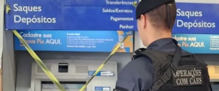 Canil da Guarda Municipal descobre “chupa cabra” em caixa eletrônico Canil da Guarda Municipal descobre “chupa cabra” em caixa eletrônico