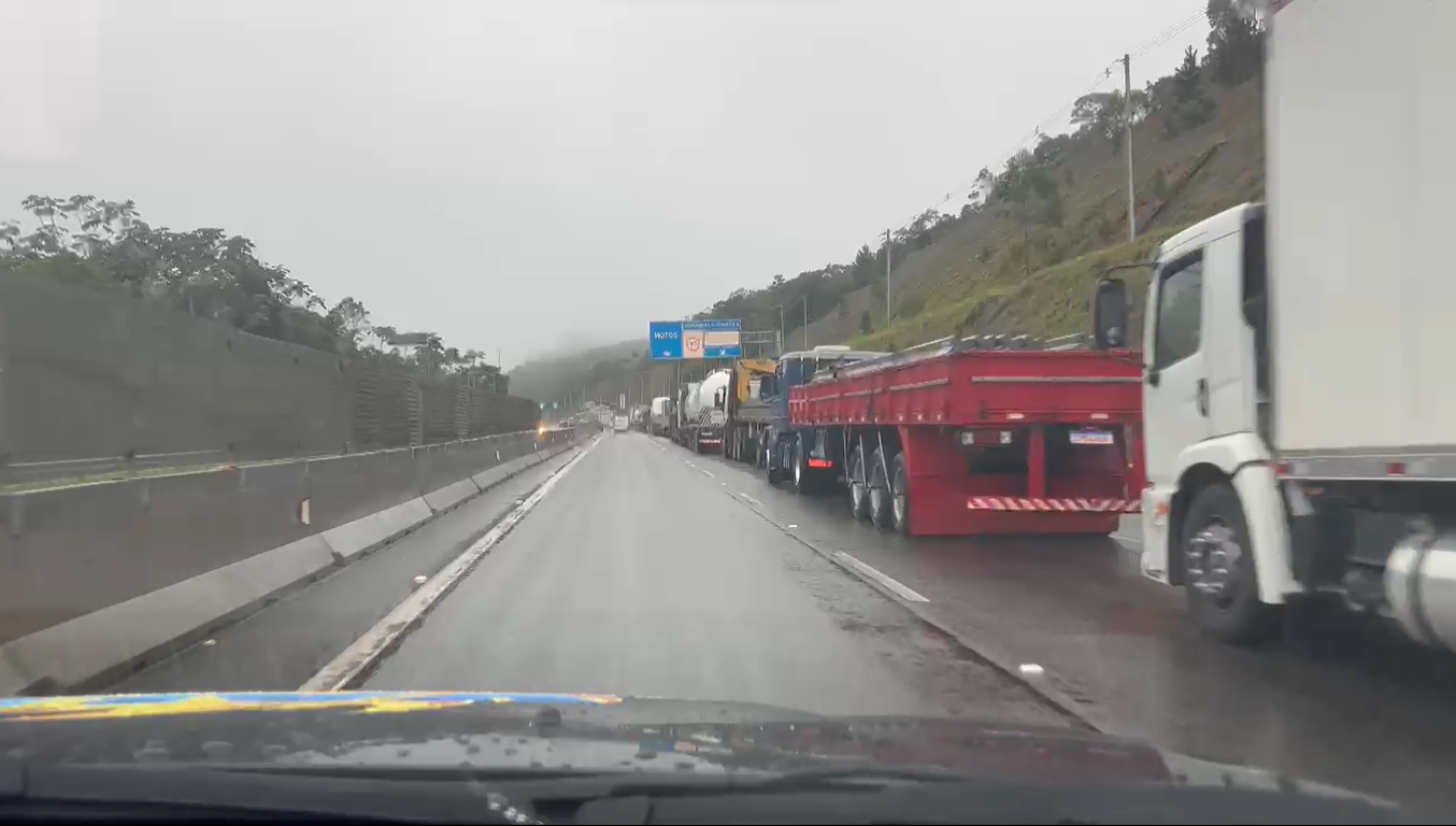 serra antiga da tamoios bloqueada