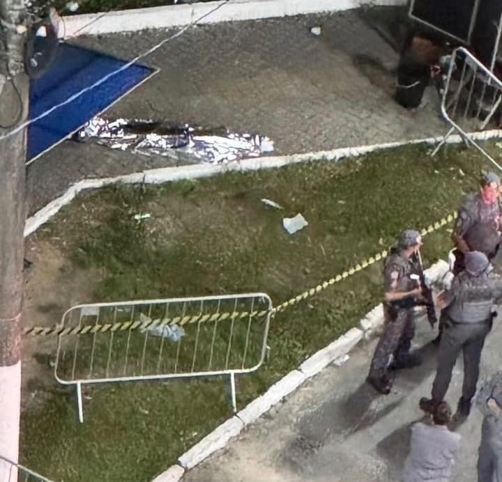 Jovem é morto com tiro na cabeça durante ensaio de carnaval no interior de SP Jovem é morto com tiro na cabeça durante ensaio de carnaval no interior de SP