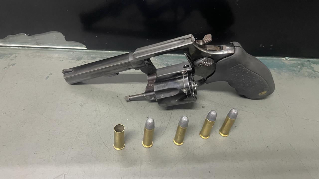 Homem atira em comparsa durante roubo no interior de SP