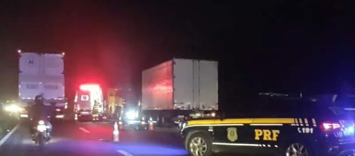 acidente entre carro e moto jacareí