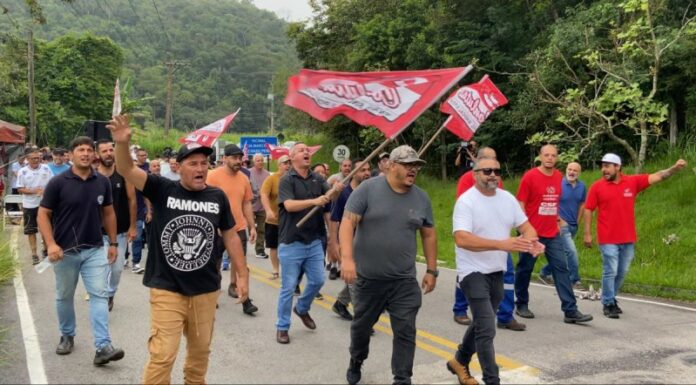 2024-03-14---avibras---ocupaaao-da-avibras---sindmetalsjcjpg_800x600_0_0_1_1 trabalhadores ocupam avibras em jacareí