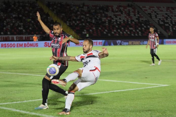 Apesar do sufoco, Botafogo vence o Anápolis e passa para a terceira fase da Copa do Brasil