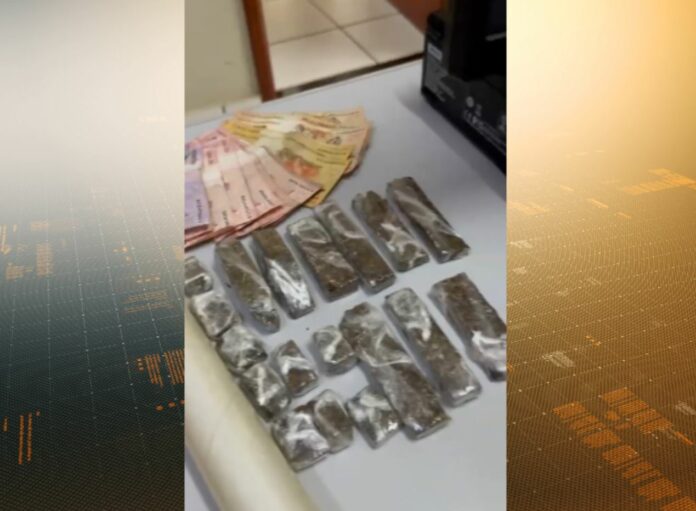 Cão farejador do BAEP encontra drogas no sofá e jovem é preso em flagrante no interior de SP Cão farejador do BAEP encontra drogas no sofá e jovem é preso em flagrante no interior de SP