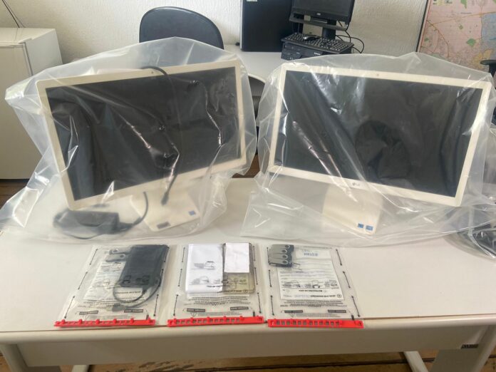 Diretor de escola é preso por armazenamento e compartilhamento de pornografia infantil