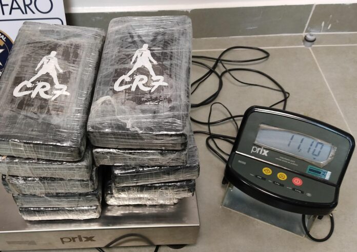 Polícia Federal cumpre mandados contra o tráfico internacional em cidades do interior de SP Polícia Federal cumpre mandados contra o tráfico internacional em cidades do interior de SP