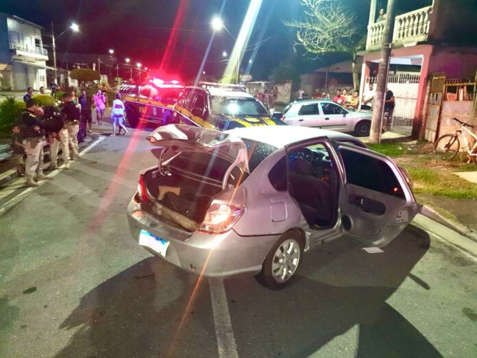 homem é preso com aparelhos de roubar carros em jacareí