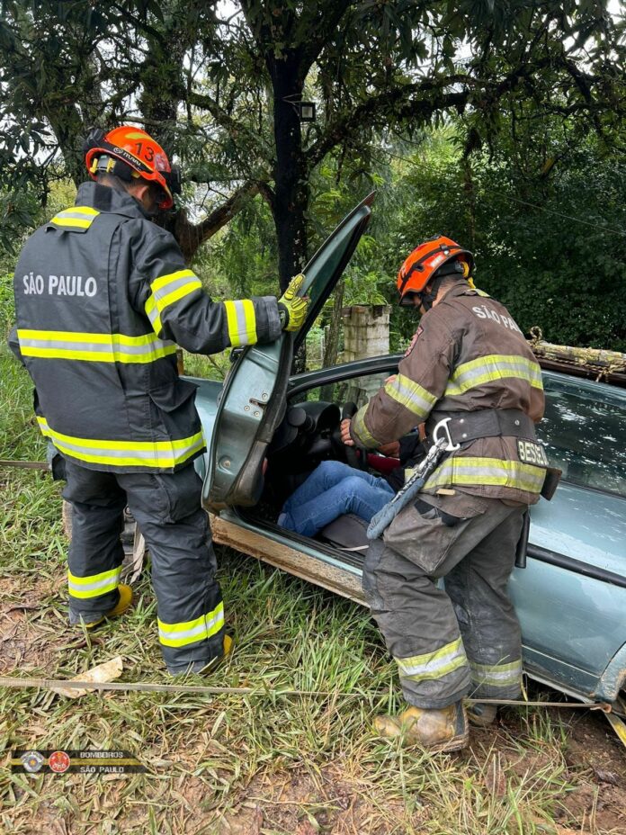 dois idosos ribanceira jacareí dois idosos ribanceira jacareí