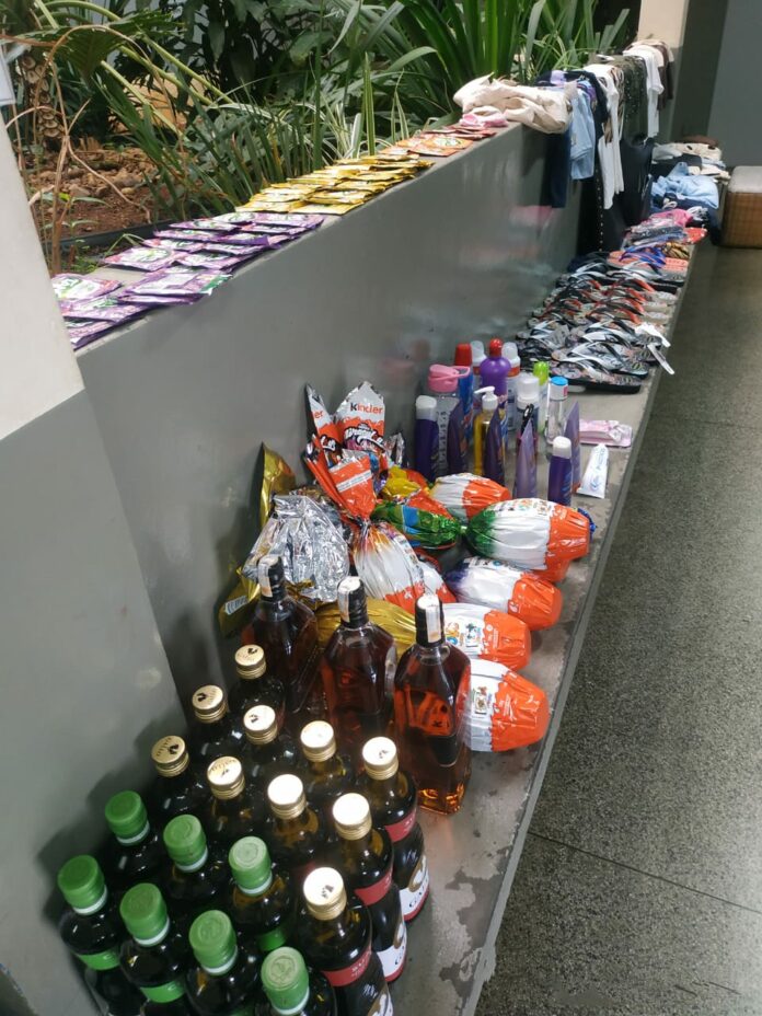 Ovos de Páscoa, azeitonas e roupas: mulheres são presas por furto em cidade do interior