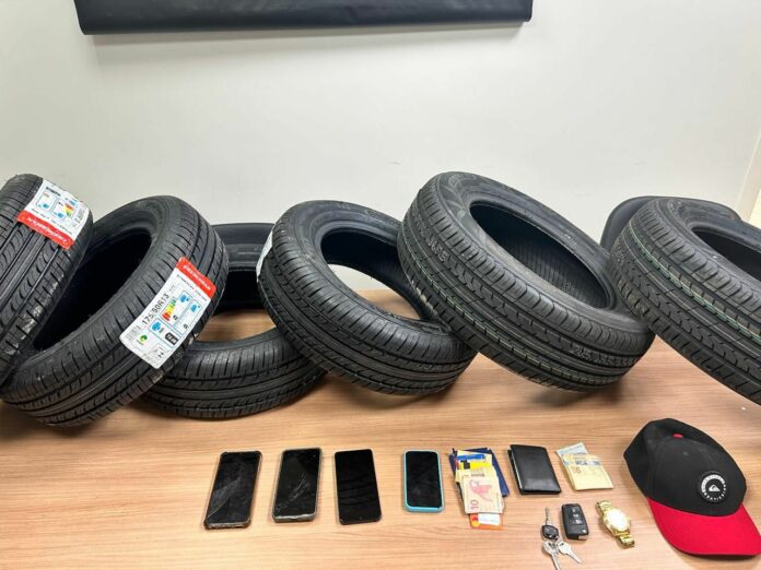 Polícia Civil prende suspeito por revender pneus furtados