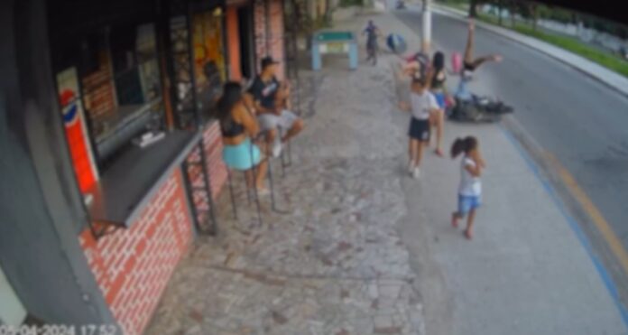 WhatsApp Image 2024-04-08 at 17.36.06 Vídeo: Grupo de mulheres é atropelado por moto desgovernada no interior de SP