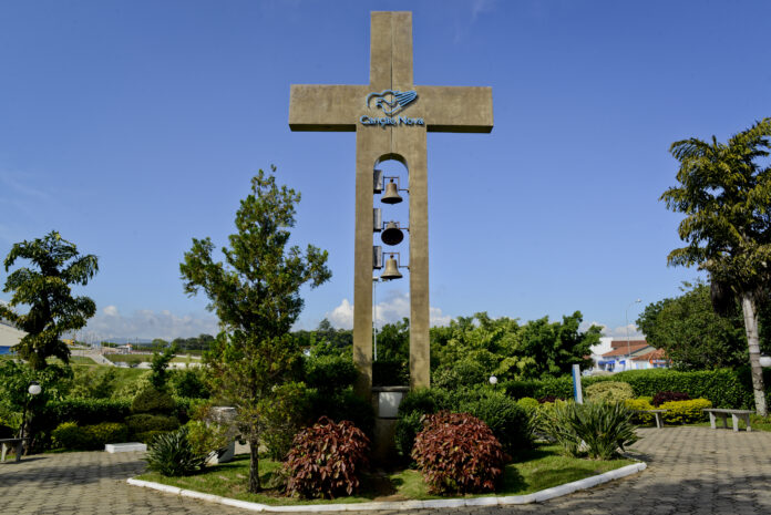 feto é encontrado em esgoto da canção nova