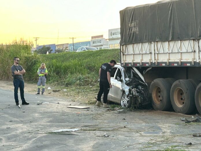 Acidente entre carro e carreta deixa 1 vítima fatal e duas pessoas feridas em Campinas 1