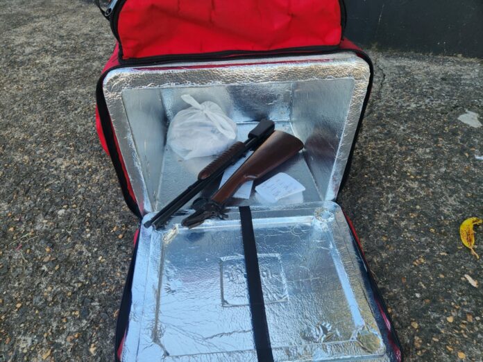 Motoboy tenta matar ex companheira e atinge mulher grávida