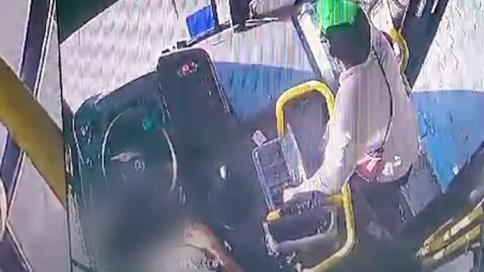 Motorista de ônibus é assaltado durante o trabalho em Jaguariúna; veja Motorista de ônibus é assaltado durante o trabalho em Jaguariúna; veja