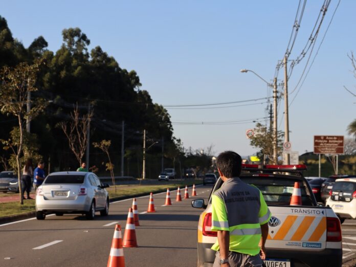 Trecho em obras terá bloqueio nesta segunda, 13, em Sousas Trecho em obras terá bloqueio nesta segunda, 13, em Sousas