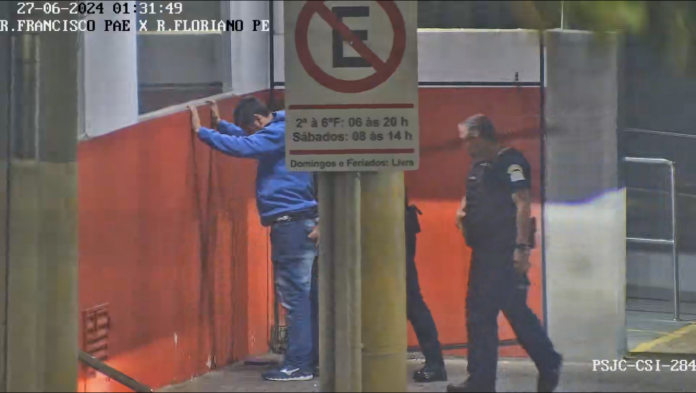 GCM prende suspeito de furtar interior de veículos no centro de São José